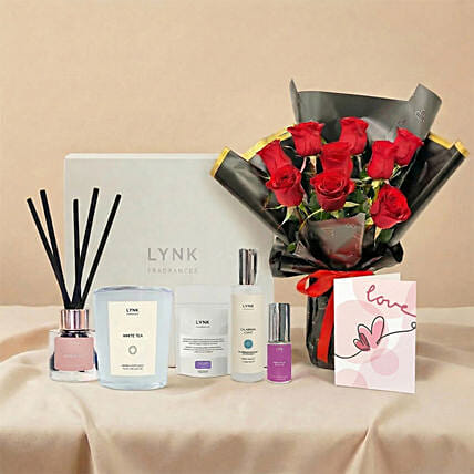 Romantic Red Roses and Cosmetic Gift Set: Teddy Day Gifts