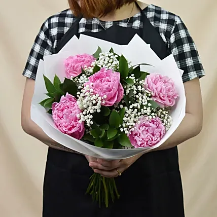 Sweet Pink Blooms: Daughters Day Gifts
