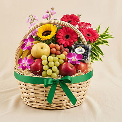 Fresh & Healthy Fruits Basket: Fathers Day Gift Hampers