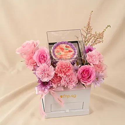 Mothers Day Flowers & Cake Combo Box: Fresh Flowers 