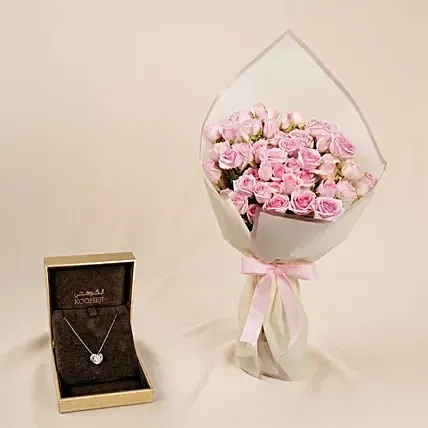 Pink Roses Bouquet with Gold Diamond Heart Pendant By Kooheji Jewelry: Mother's Day Jewellery