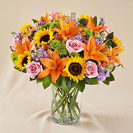 Vital Bunch of Flowers In Glass Vase: Gifts For Couples