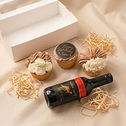 Yellow Tail Wine & Personalized Cupcake Set: Cupcakes