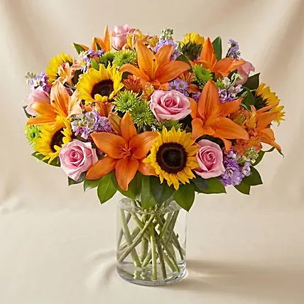 Vital Bunch of Flowers In Glass Vase: Gifts For Couples