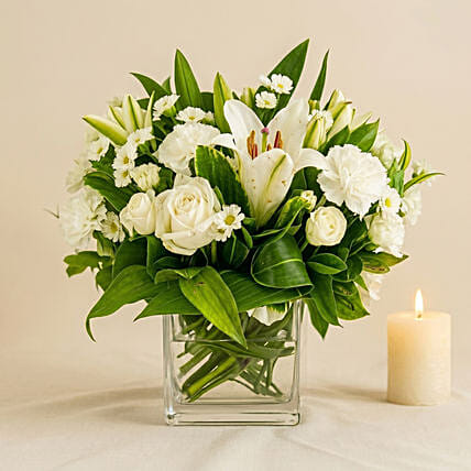 White Beauty: Carnations Bouquets