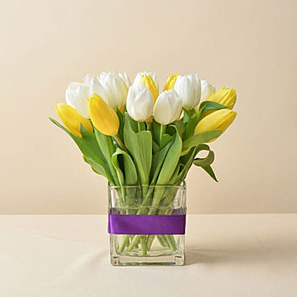 20 Tulips In Vase: Table Centerpieces
