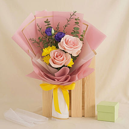 Diversified Bouquet: Gifts Under 49 SGD