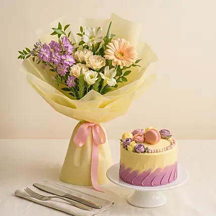 Affection - Flowers Bouquet & Macaroon Cake: New Year Cakes