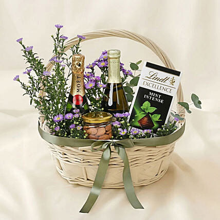 Bubbles & Edibles Hamper: Purple Flowers