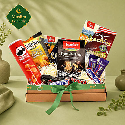 Luscious Snacks Gift Hamper: Muslim Friendly Gift Hampers