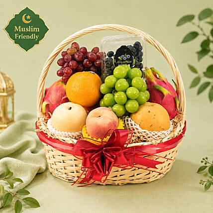 Premium Fruits Gift Basket: 