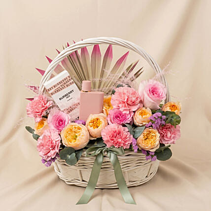 Burberry Her Perfume And Flowers Basket: 