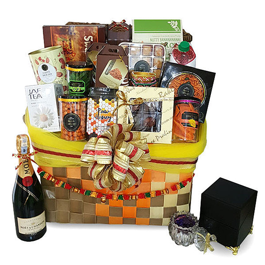 Delectable Food Hamper