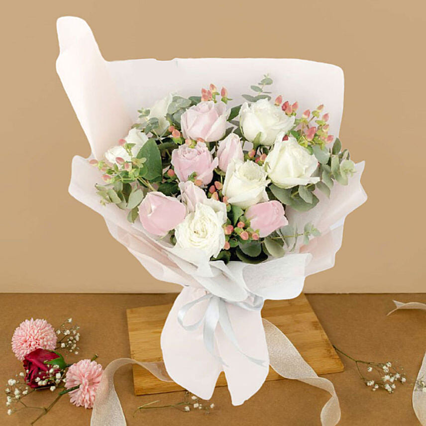 Charming Cream And Pink Roses Bouquet 99 Stems