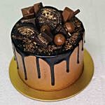The Top Cake with Golden Pothos