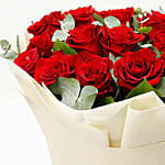 20 Timeless Red Roses Bouquet With Mini Cheesecake