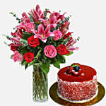 Roses Lilies With with Mini Mousse Cake