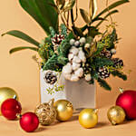 Willow Valley Christmas Arrangement