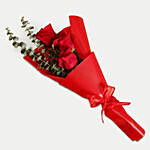 Irresistible Tiramisu Cake With Red Roses Bouquet
