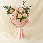 Titanic Roses Chamomile Hand Bouquet