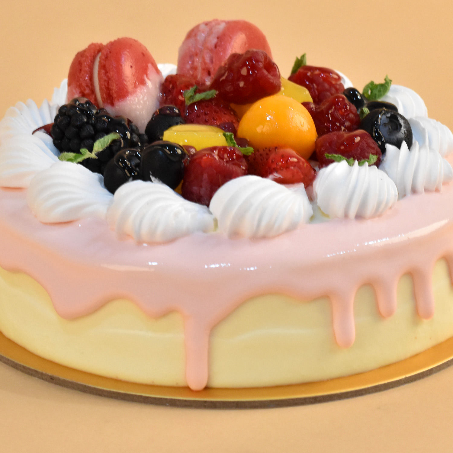 Yummy Fresh Fruits Vanilla Cake 6 Inches Delivery in Singapore FNP SG