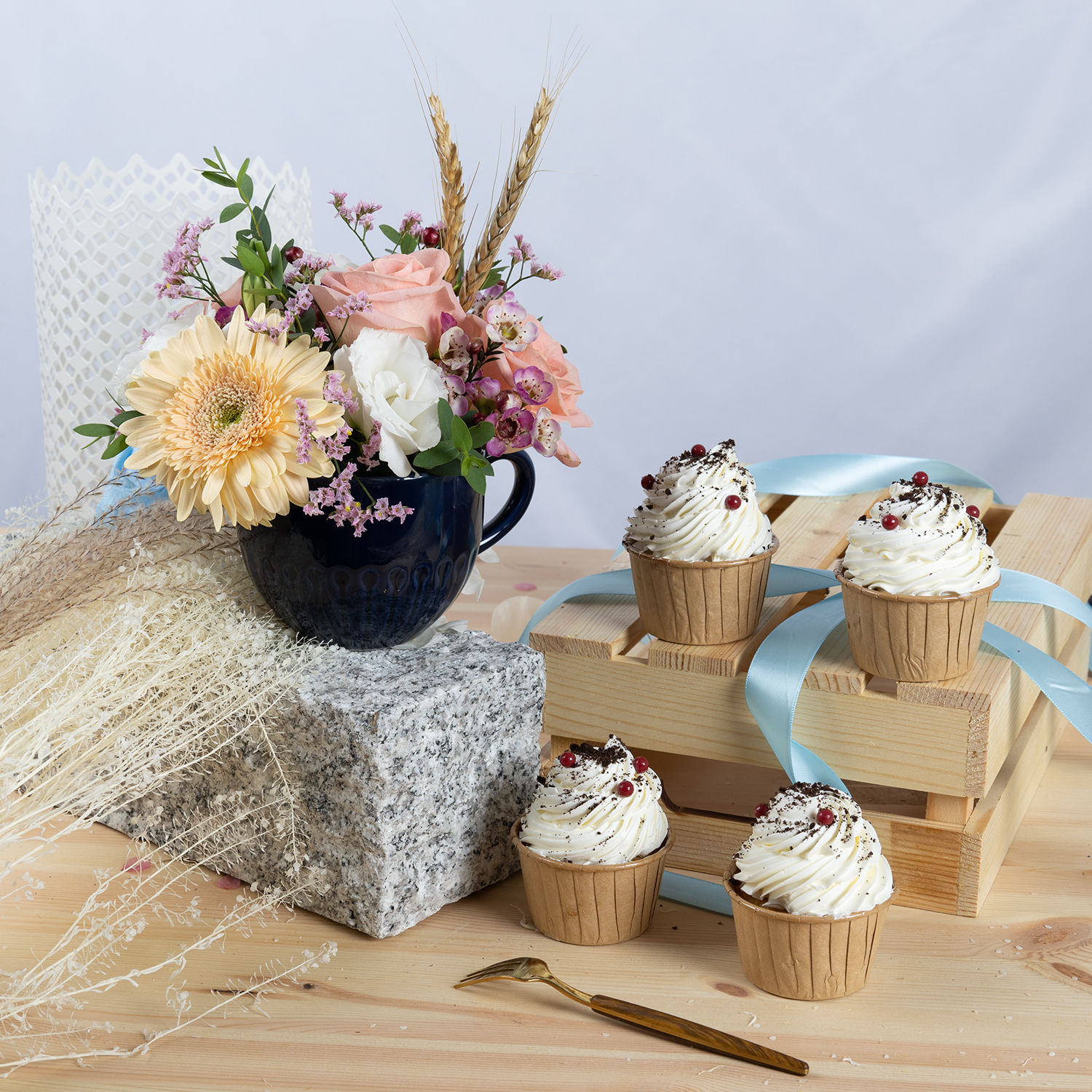 Flowers Arrangement and Vanilla Cupcakes Delivery in Singapore - FNP SG