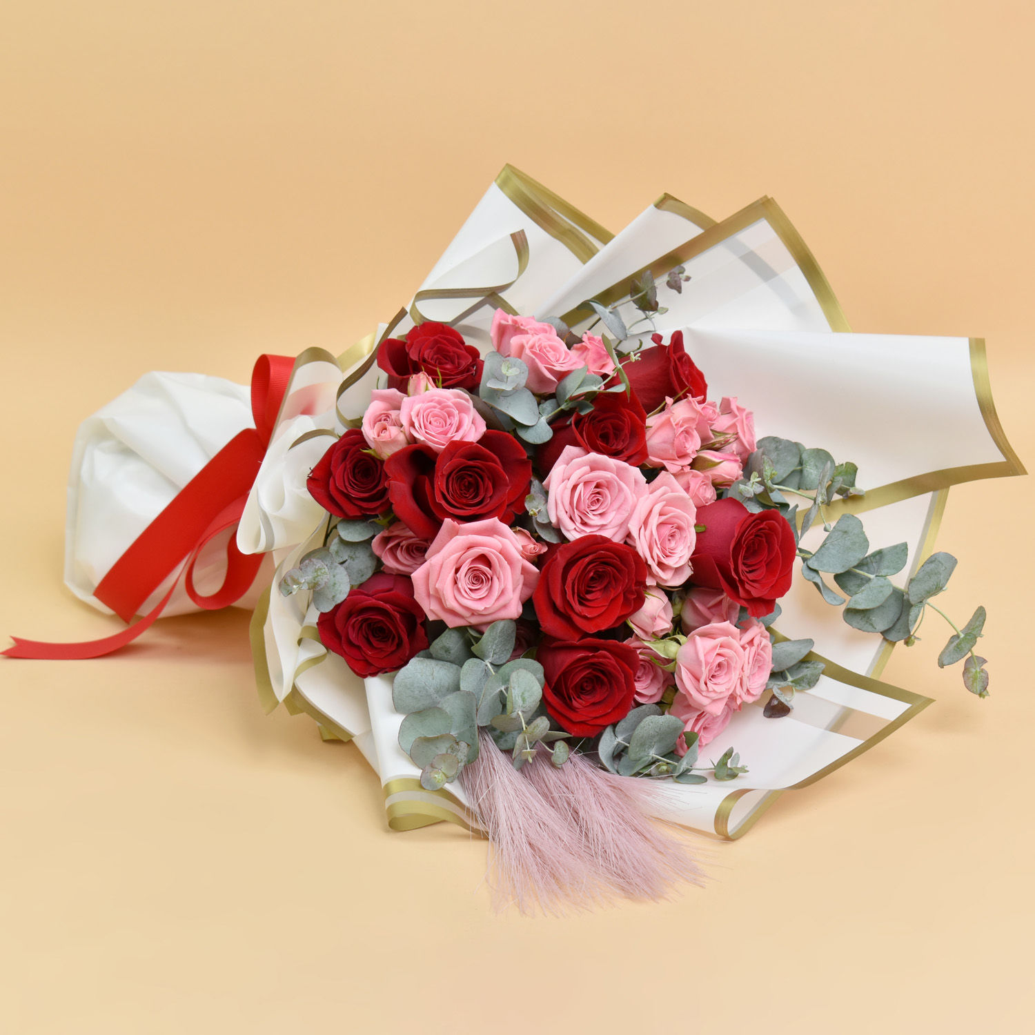 Pink and Red Roses Beauty Bouquet for Valentine Delivery in Singapore ...