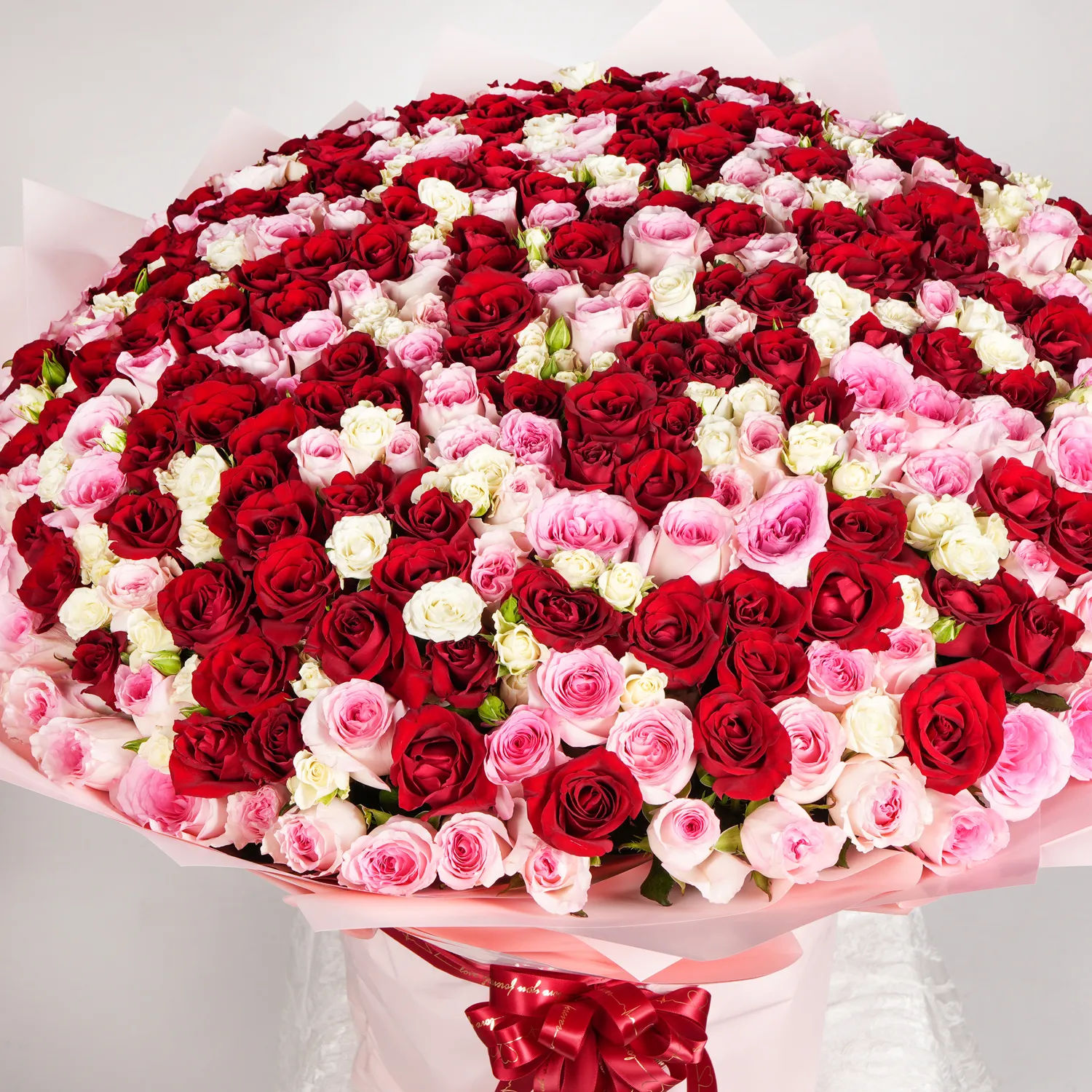 365 Red Roses 365 Days of Never Ending Love Delivery in Singapore - FNP SG
