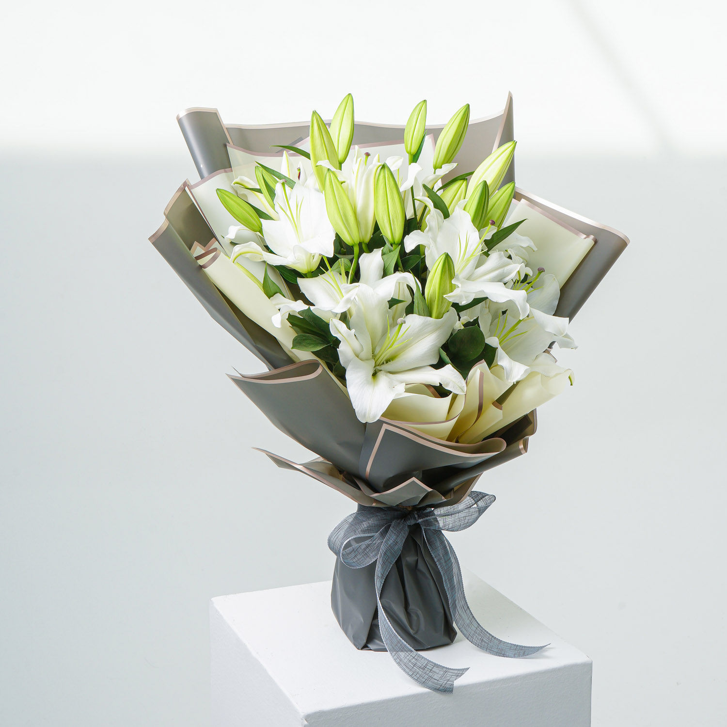 Beautiful Lilies Bouquet Delivery In Singapore FNP SG beautiful-lilies-bouquet-delivery-in-singapore-fnp-sg