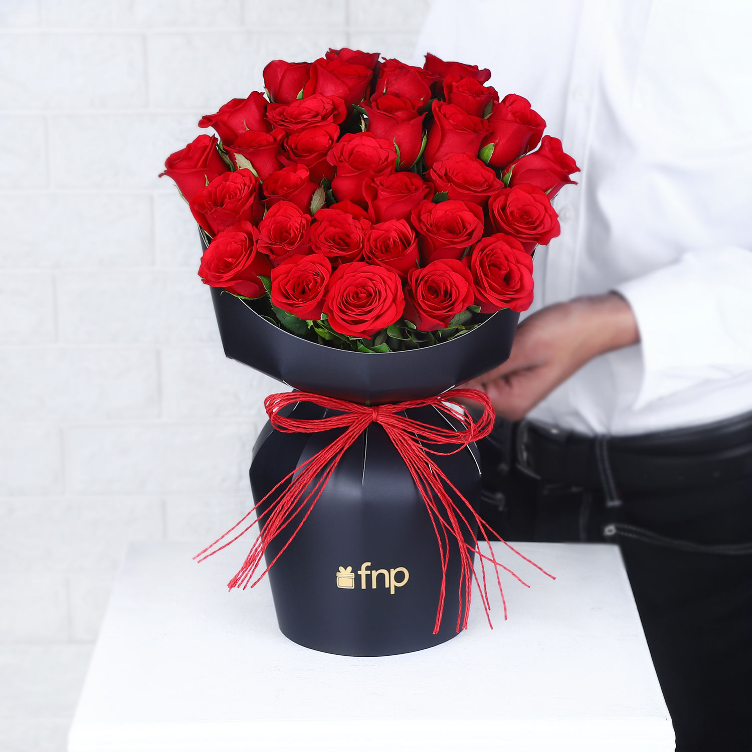 Red Velvet Whispers Of Roses Delivery in Singapore - FNP SG