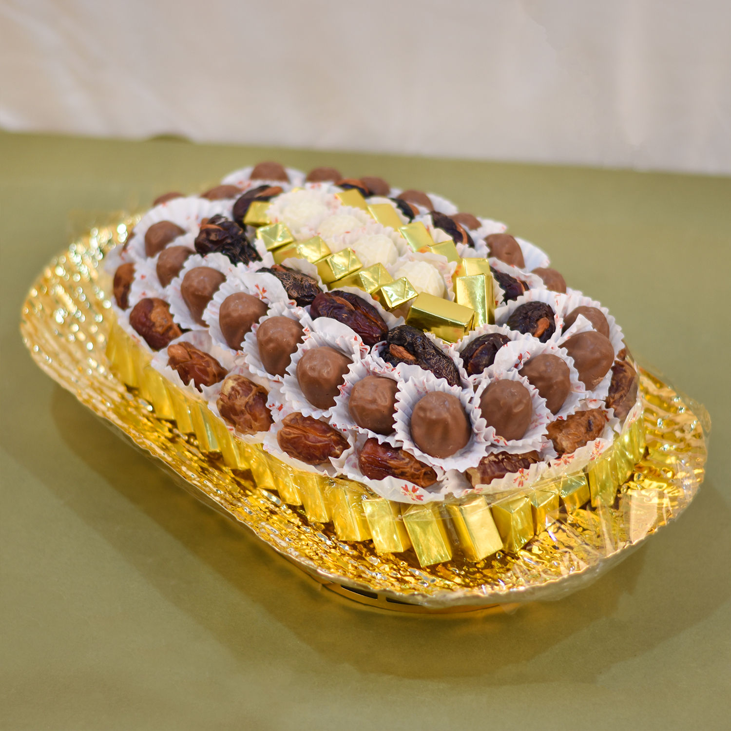 Dates and Chocolate Raya Tray LArge Delivery in Singapore - FNP SG
