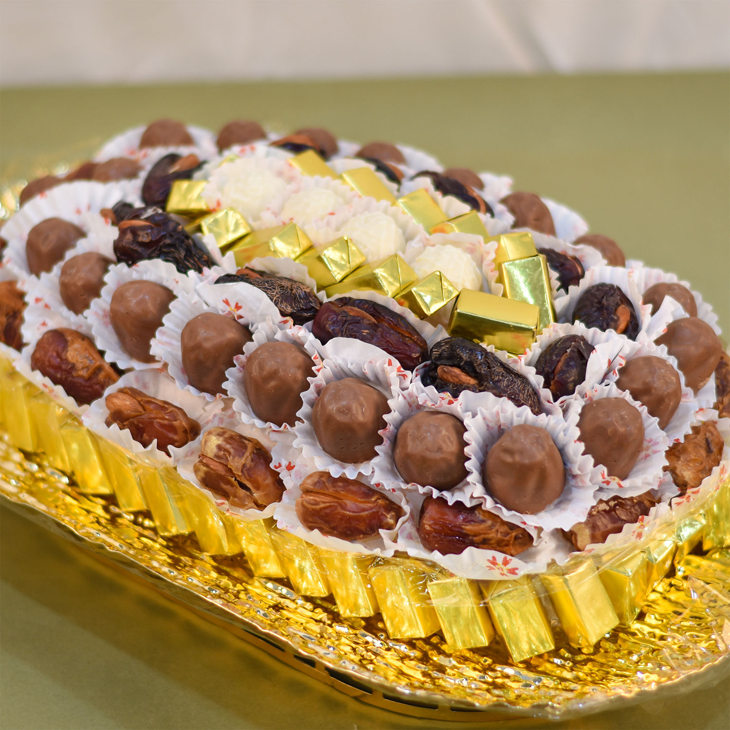Dates and Chocolate Raya Tray LArge Delivery in Singapore - FNP SG