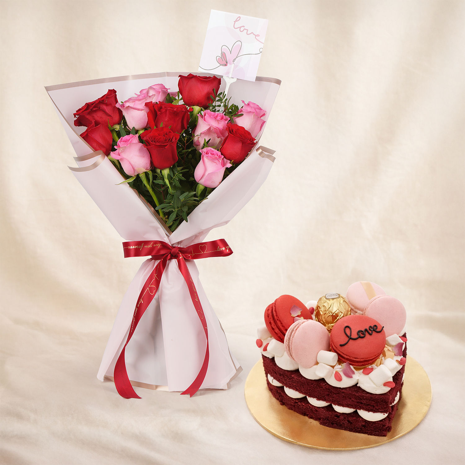 Love Expresssion Roses Bouquets with Cake Delivery in Singapore - FNP SG
