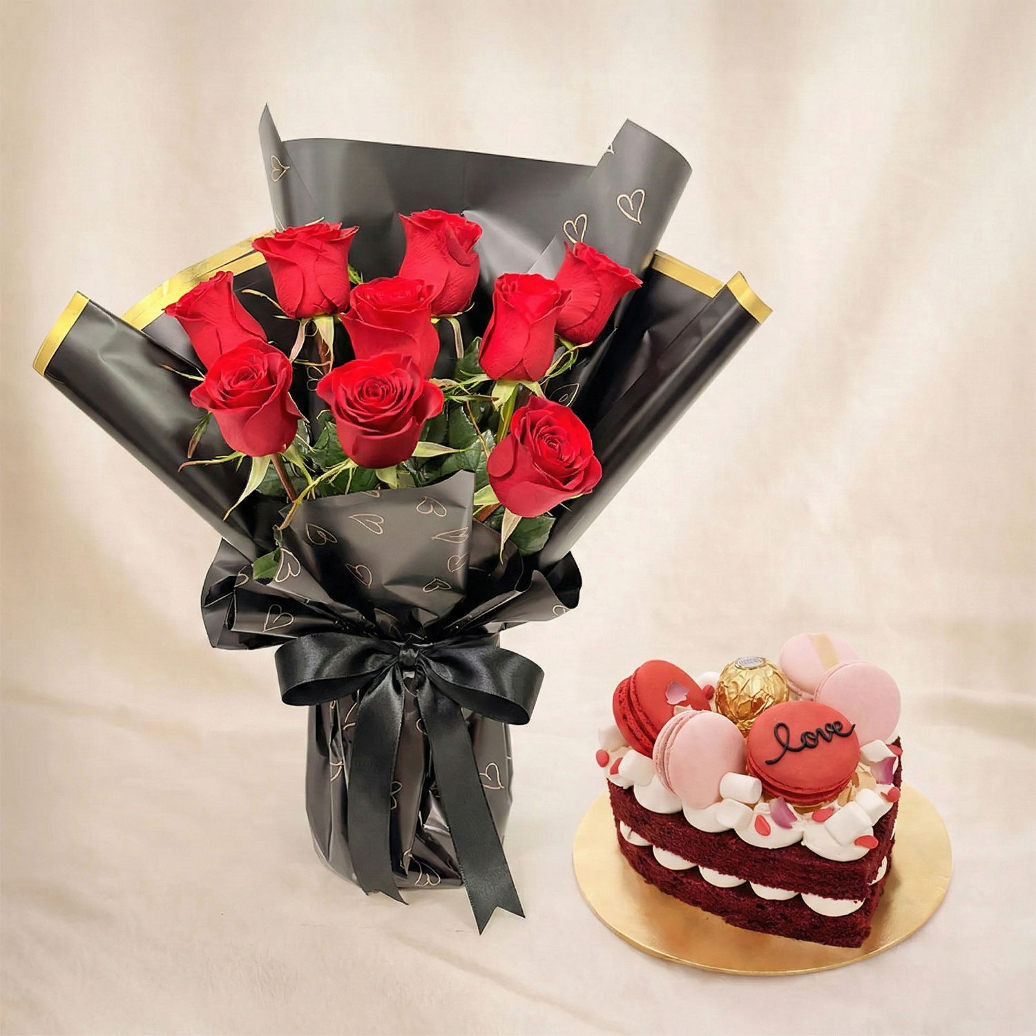 9 Roses and Cake Combo Delivery in Singapore - FNP SG